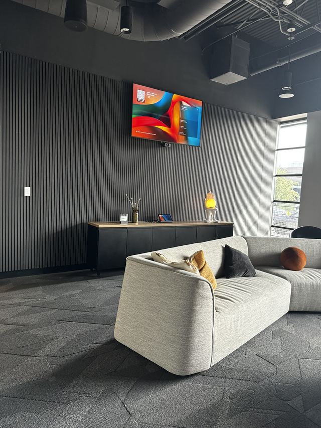 Lounge seating with display