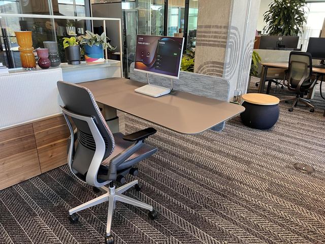 Tangram Interiors: hot desk